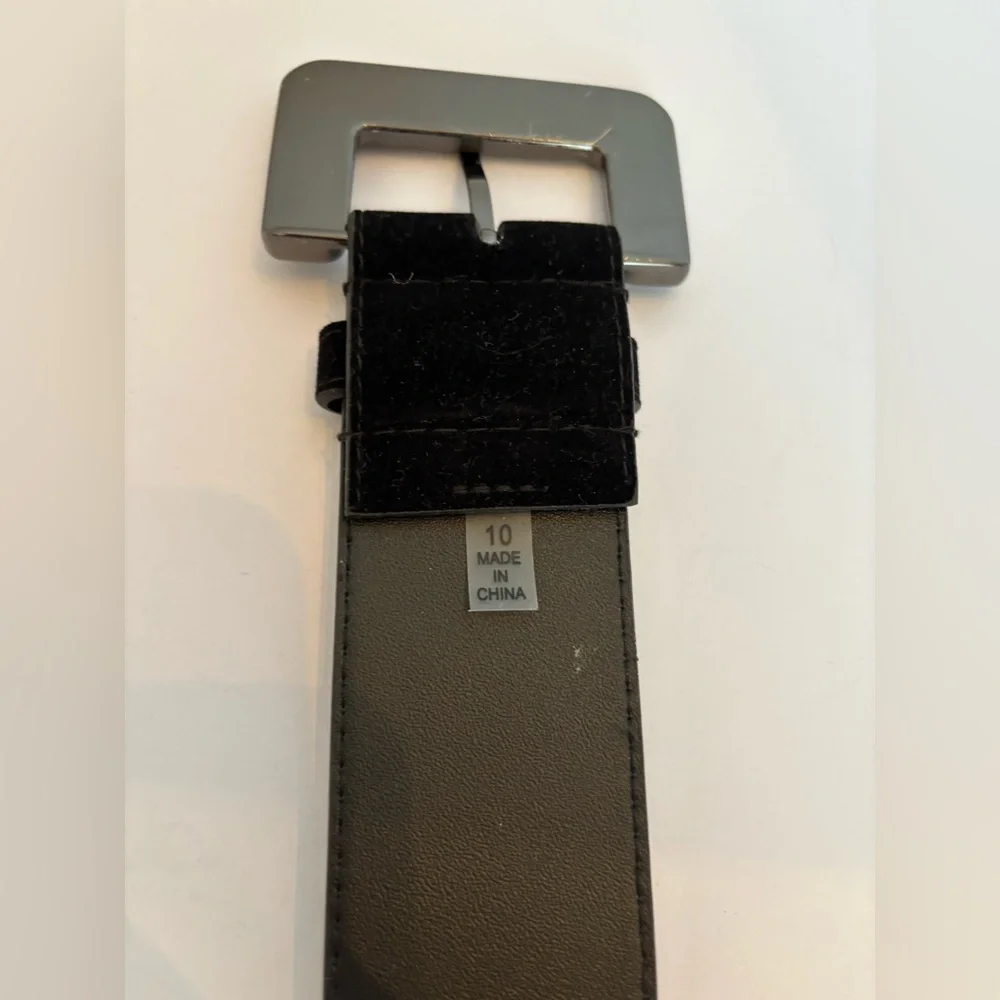 Tahari Arthur S. Levine Women's Wide Black Velvet Belt Size 10